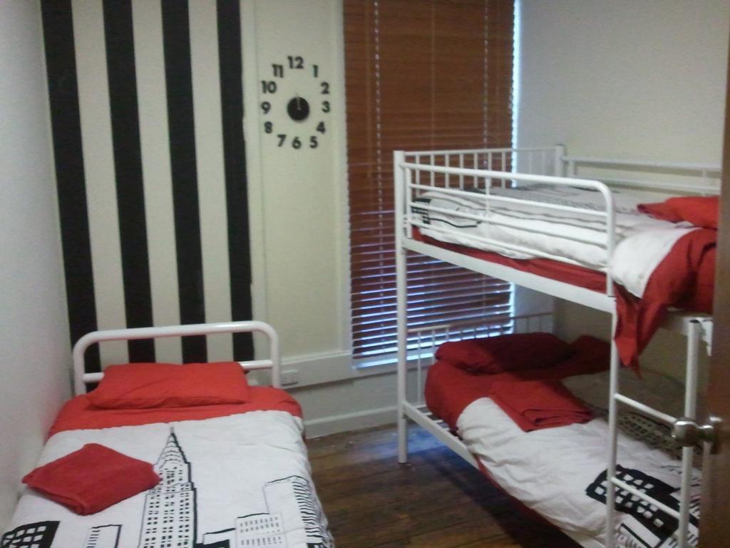 The Melbourne Connection Travellers Hostel Zimmer foto